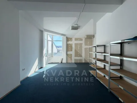 Rent, office space, 900m², Mareza, Podgorica - image 14