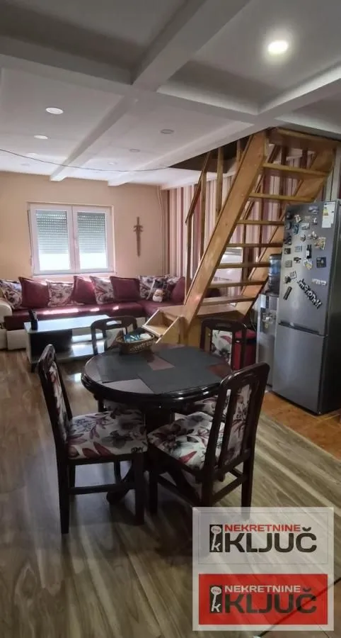 Prodaja, dvosoban stan, 52m², Centar, Novi Sad