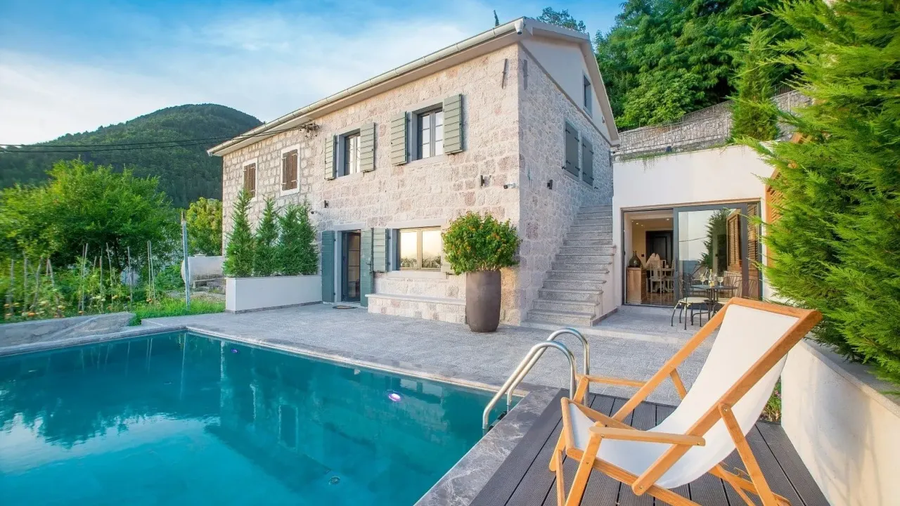 Izdavanje, kuća, 85m², Nalježići, Kotor