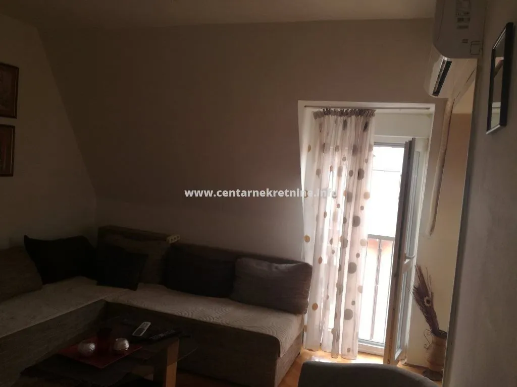 Prodaja, dvosoban stan, 68m², Centar, Cetinje