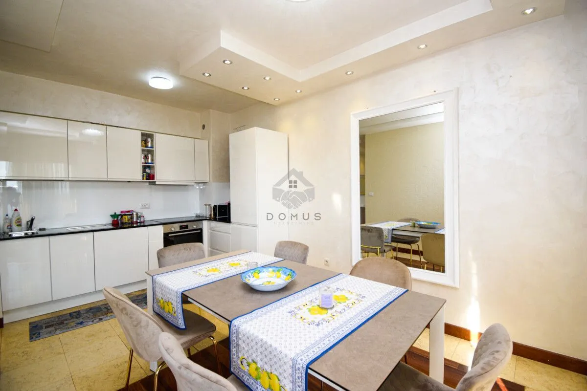 Rent, four bedroom apartment, 130m², Centar, Podgorica