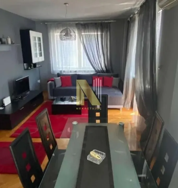 Prodaja, dvosoban stan, 53m², Centar, Subotica