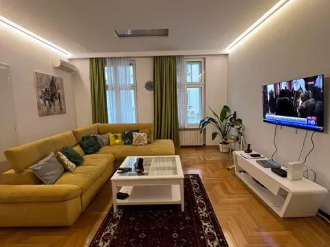Izdavanje, četvorosoban stan, 116m², Stari Grad, Beograd