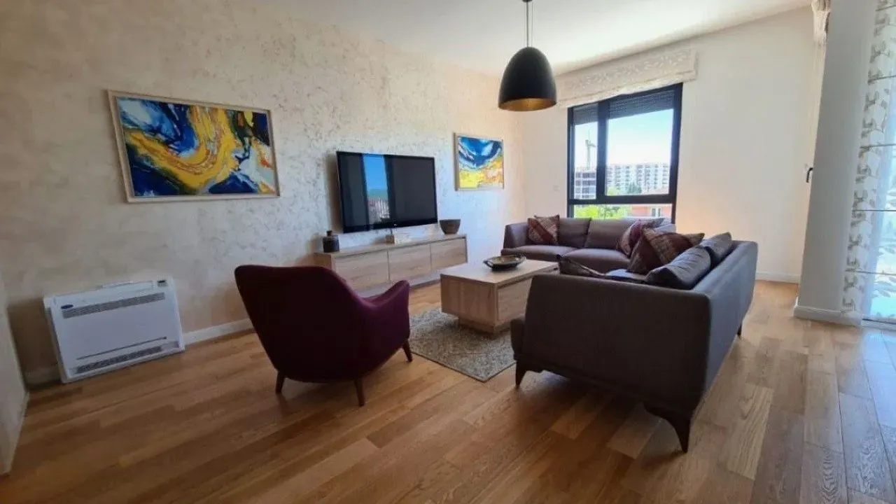 Izdavanje, trosoban stan, City Kvart, Podgorica