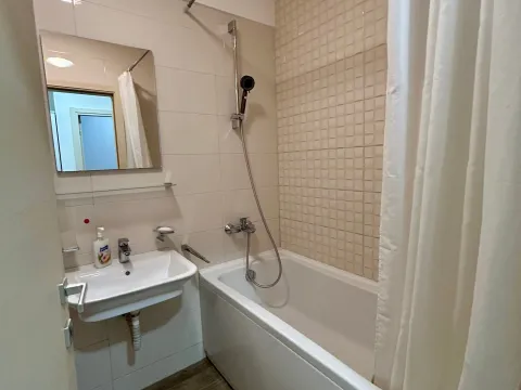 Izdavanje, jednosoban stan, 46m², City Kej, Podgorica - image 9