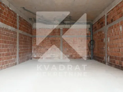 Rent, office space, 100m², Stari Aerodrom, Podgorica - image 3
