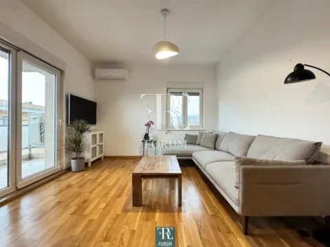 Rent, one bedroom apartment, 55m², City Kvart, Podgorica - image 1