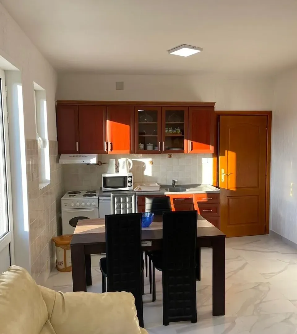 Rent, one bedroom apartment, 70m², Dumidran, Tivat