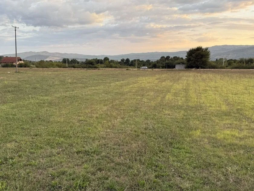 Prodaja, plac, 2200m², Vranići, Podgorica