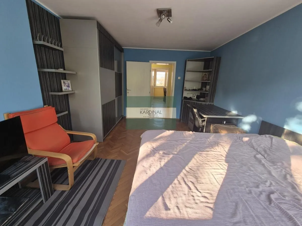 Prodaja, trosoban stan, 73m², Centar, Jagodina