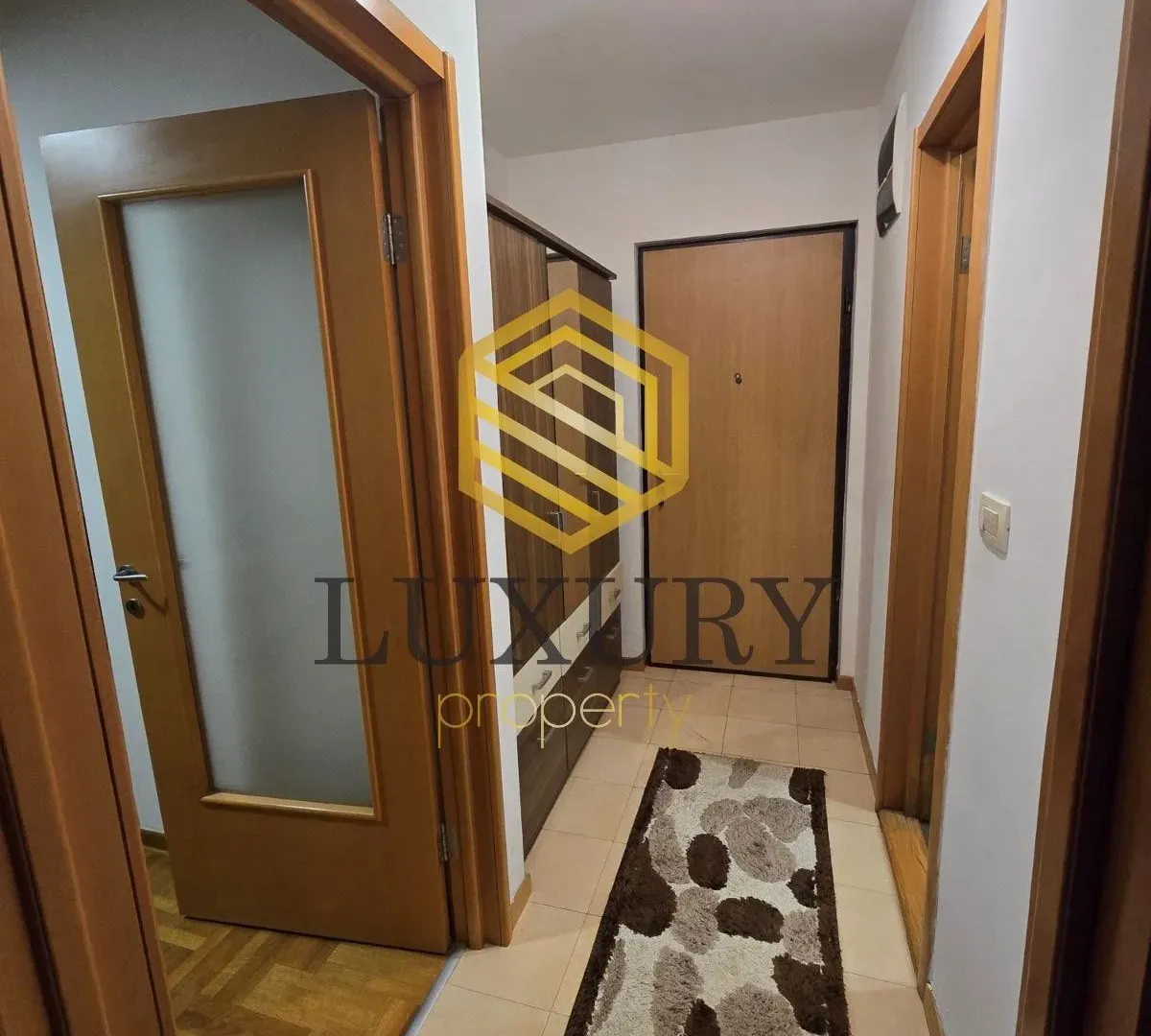 Izdavanje, jednosoban stan, 42m², Stari Aerodrom, Podgorica