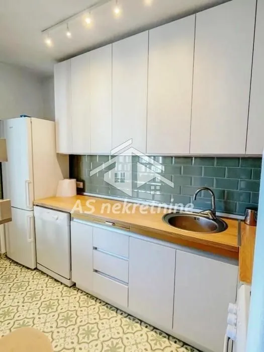 Rent, four bedroom apartment, 93m², Cvetni Trg, Vračar Sve Podlokacije