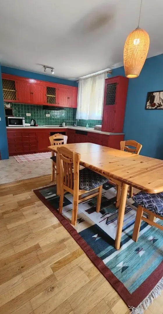 Prodaja, kuća, 200m², Tološi, Podgorica