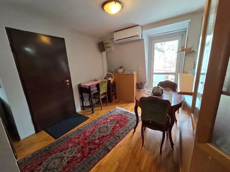 Rent, three bedroom apartment, 82m², Neimar, Vračar Sve Podlokacije