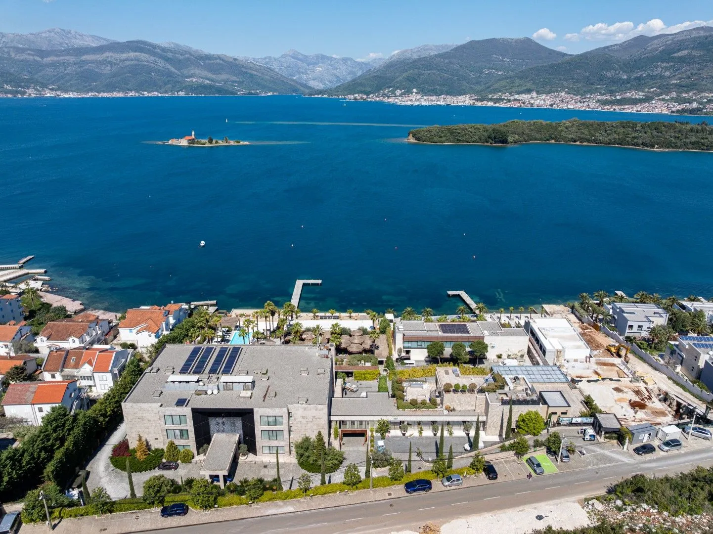 Prodaja, dvosoban stan, 300m², Đuraševići, Tivat