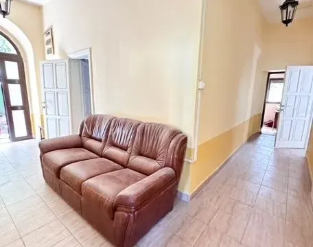 Izdavanje, trosoban stan, 114m², Stara Varoš, Podgorica - image 5