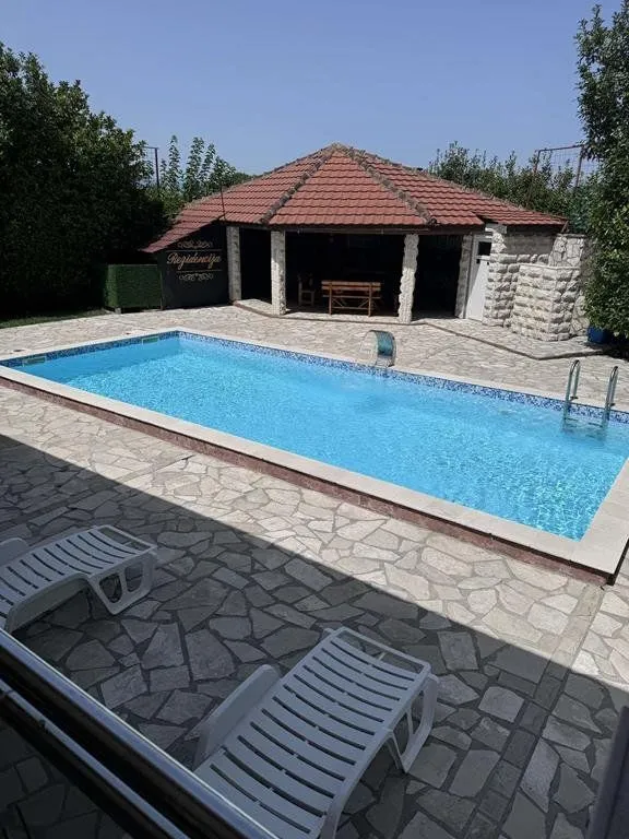 Rent, house, 330m², Podgorica, Crna Gora