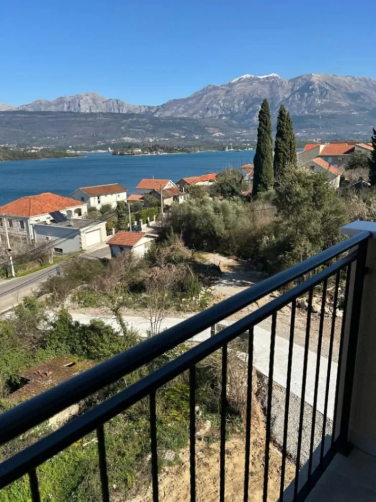Prodaja, trosoban stan, 96m², Đuraševići, Tivat