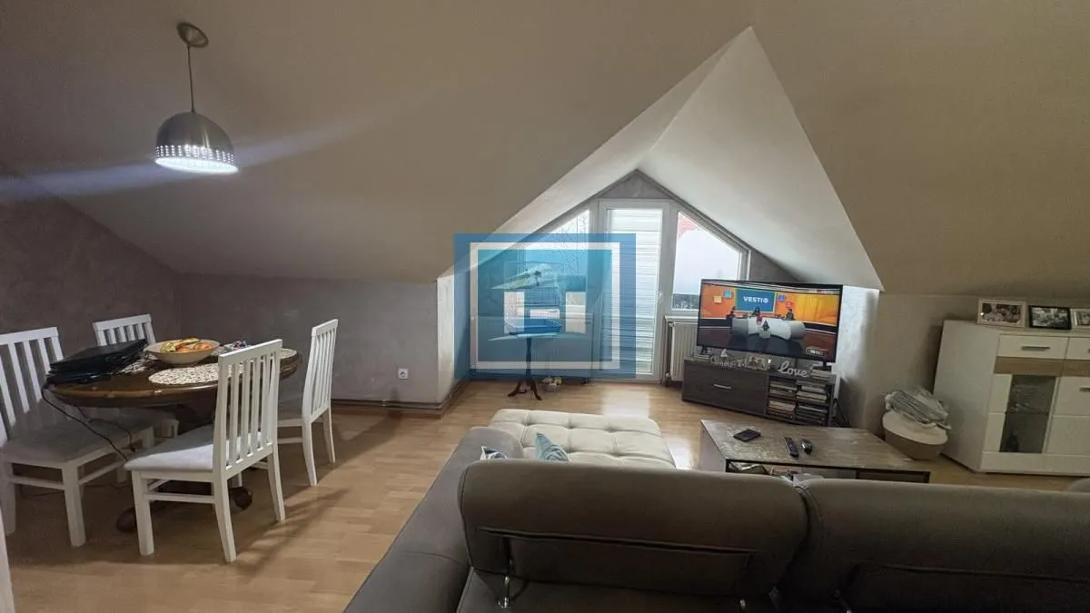 Prodaja, trosoban stan, 69m², Vašarište, Jagodina
