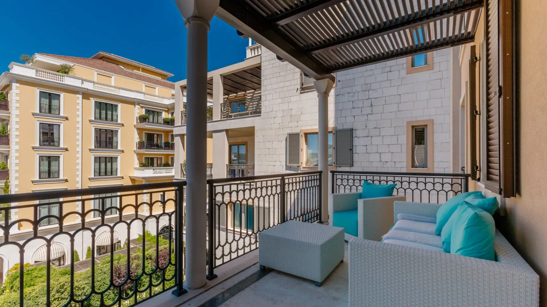 Prodaja, četvorosoban stan, 240m², Porto Montenegro, Tivat