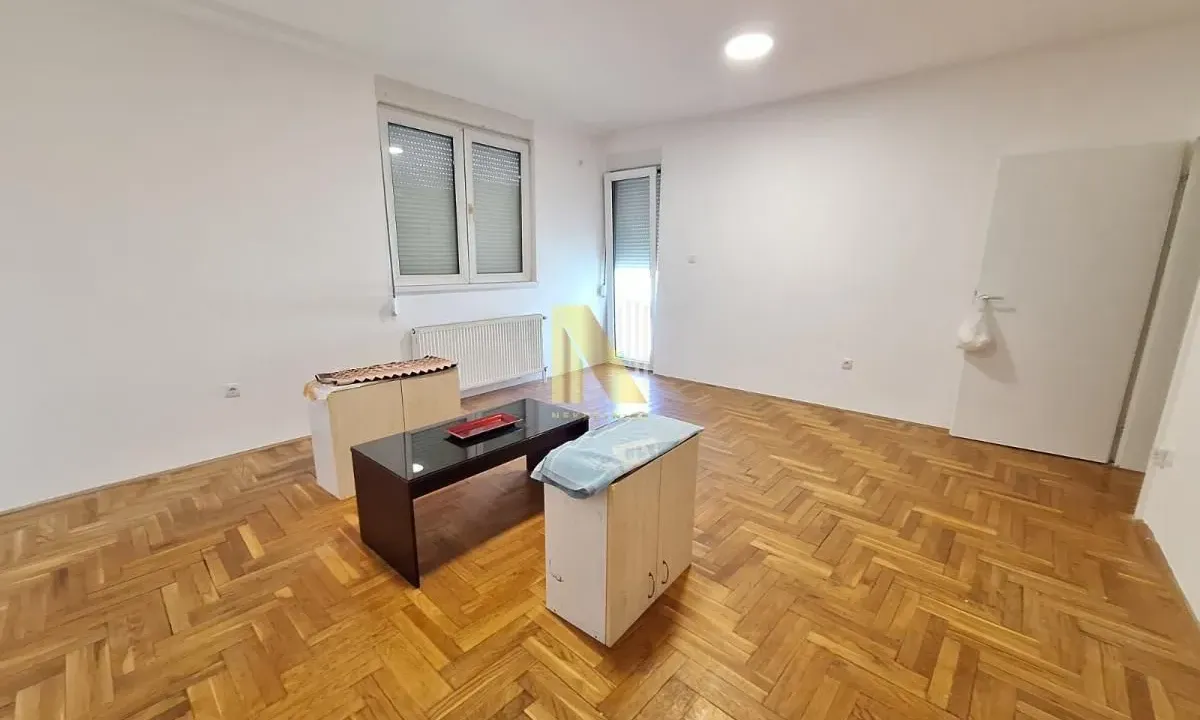 Izdavanje, trosoban stan, 65m², Rotkvarija, Novi Sad Sve Podlokacije
