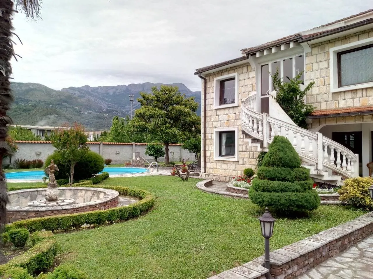 Sale, house, 216m², Bar, Crna Gora