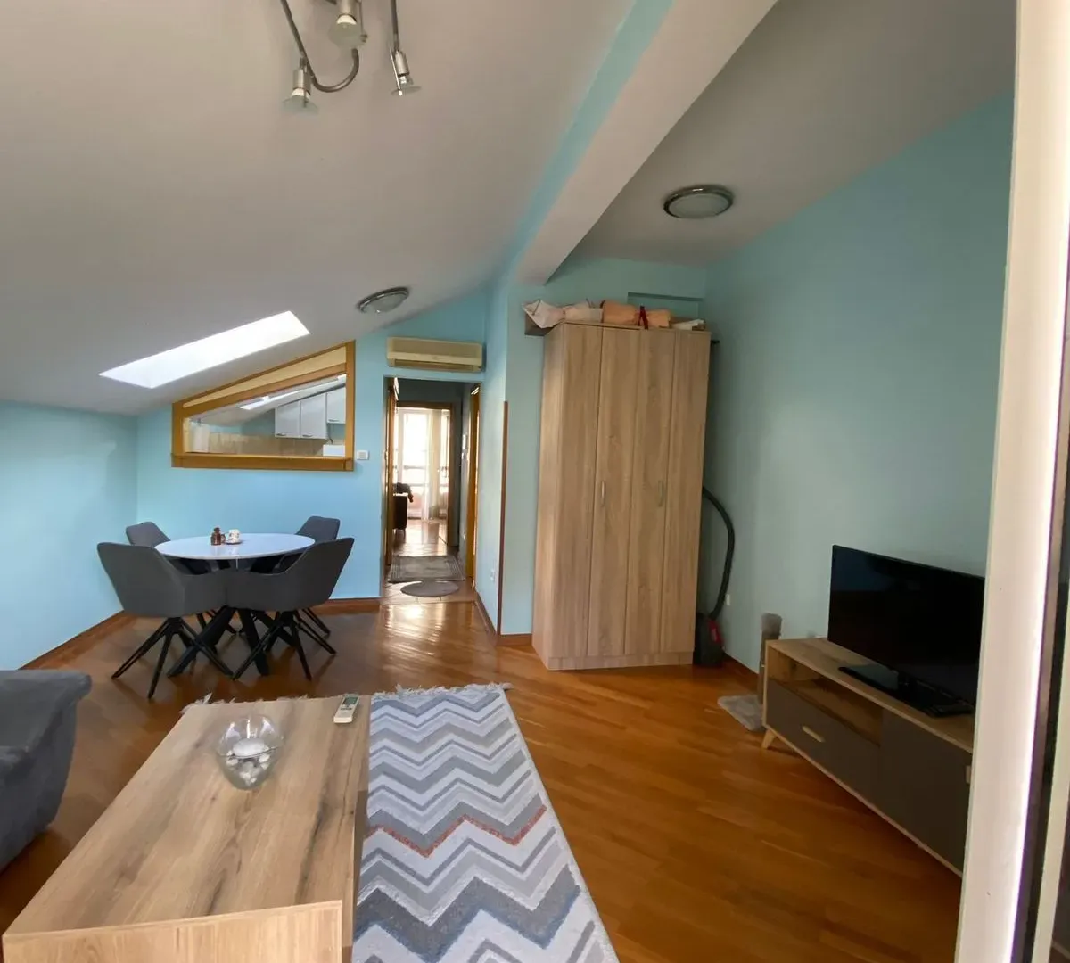Izdavanje, jednosoban stan, 50m², City Kvart, Podgorica