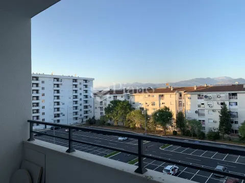 Rent, one bedroom apartment, 48m², Stari Aerodrom, Podgorica - image 12