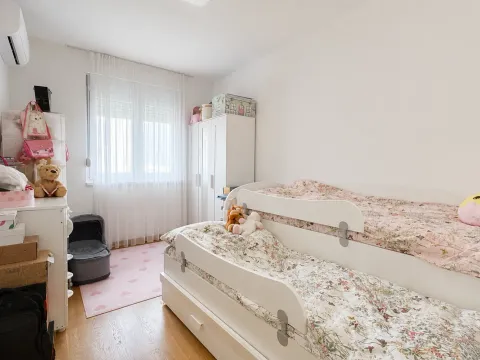 Sale, two bedroom apartment, 63m², City Kej, Podgorica - image 13