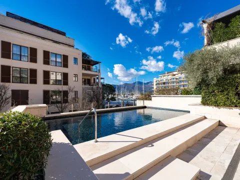 Prodaja, dvosoban stan, 152m², Porto Montenegro, Tivat - image 1