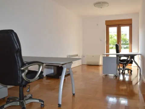 Rent, office space, 52m², Preko Morače, Podgorica - image 2
