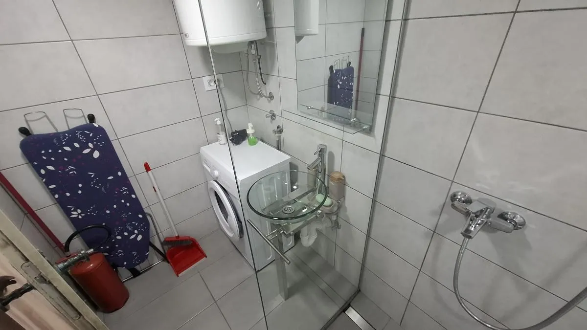 Prodaja, dvosoban stan, 50m², Rotkvarija, Novi Sad Sve Podlokacije