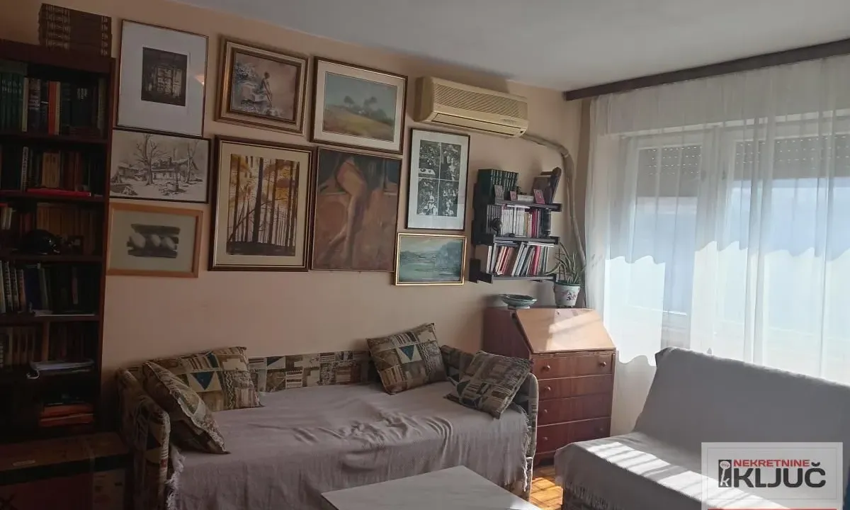 Prodaja, trosoban stan, 74m², Bulevar Oslobodjenja, Novi Sad Sve Podlokacije
