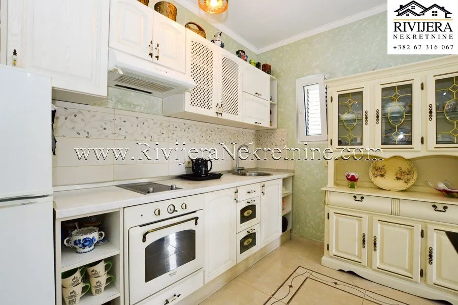 Prodaja, dvosoban stan, 98m², Igalo, Herceg Novi