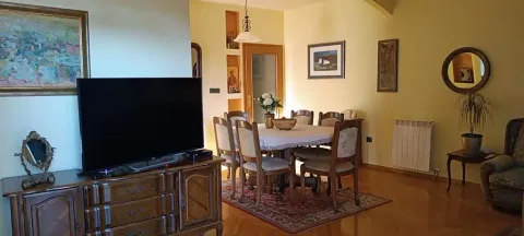 Izdavanje, dvosoban stan, 90m², Zagorič, Podgorica - image 2