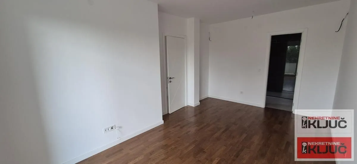 Prodaja, četvorosoban stan, 130m², Novo naselje, Novi Sad