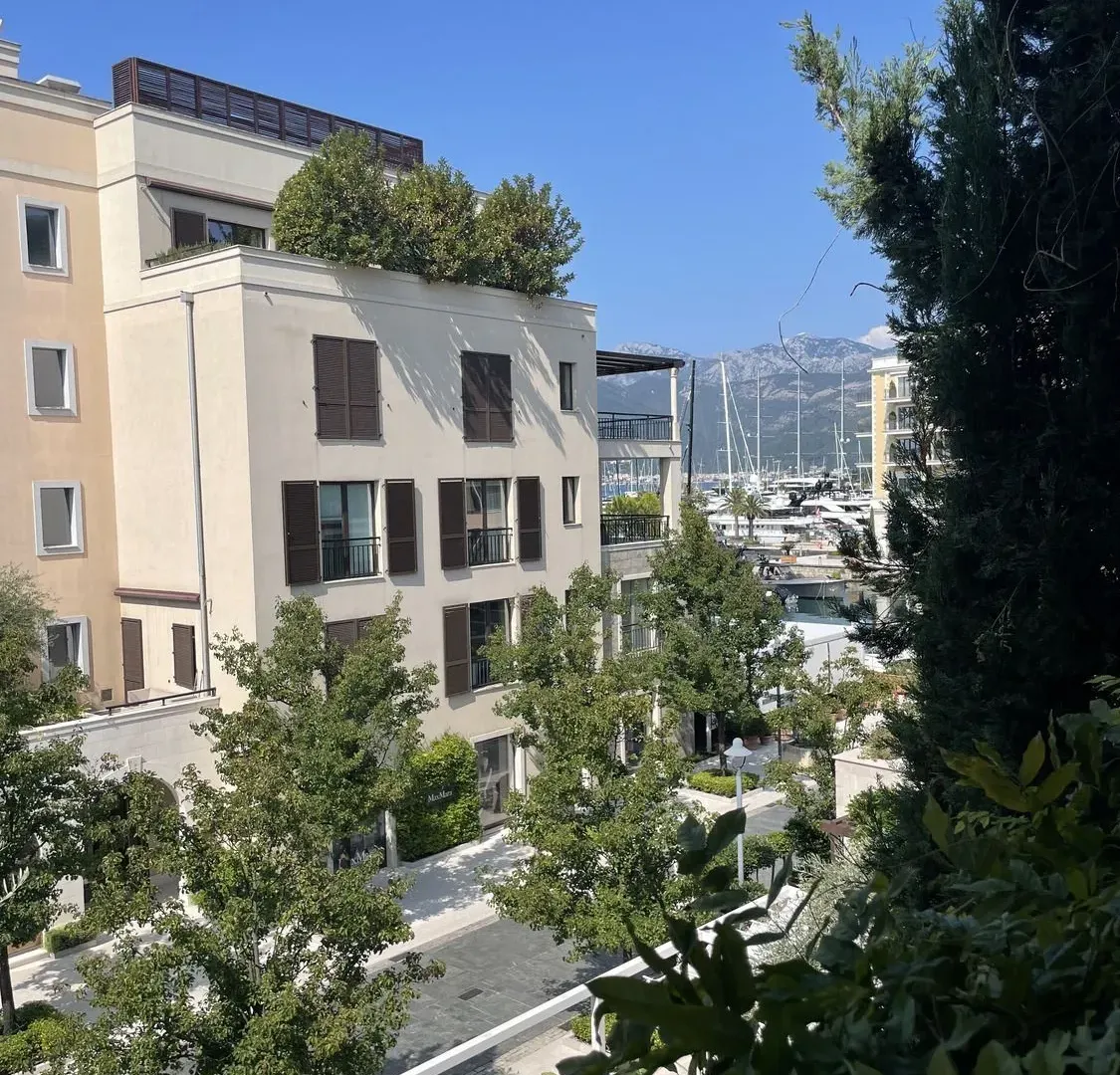 Rent, two bedroom apartment, 100m², Tivat, Crna Gora
