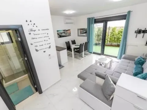 Prodaja, jednosoban stan, 52m², Đenovići, Herceg Novi - image 3