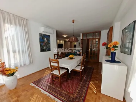 Izdavanje, trosoban stan, 91m², Vračar Sve Podlokacije, Beograd - image 10