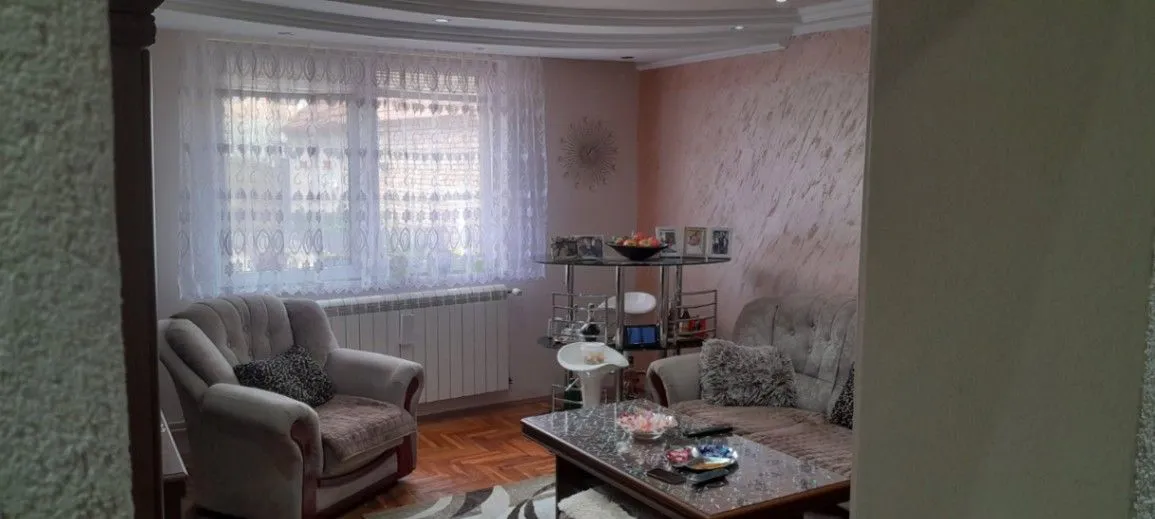 Prodaja, kuća, 280m², Sremska Mitrovica, Srbija