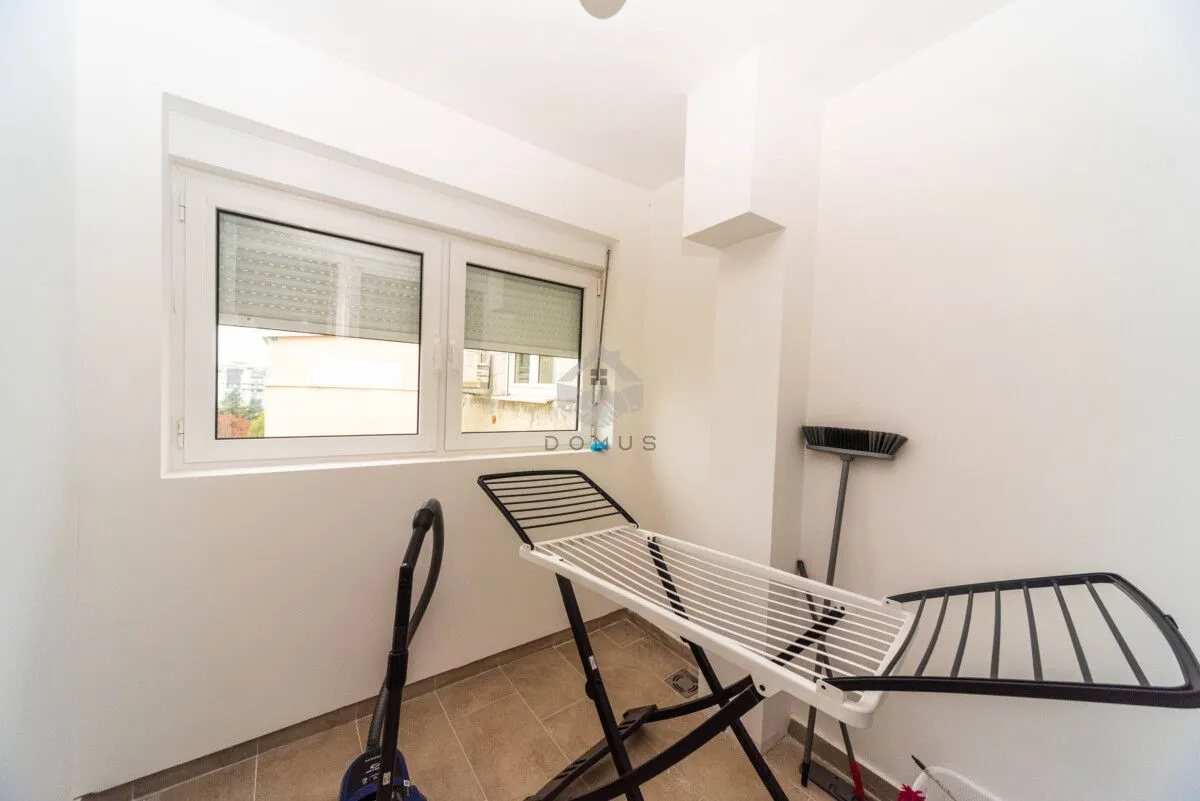 Izdavanje, dvosoban stan, 70m², Blok 5, Podgorica