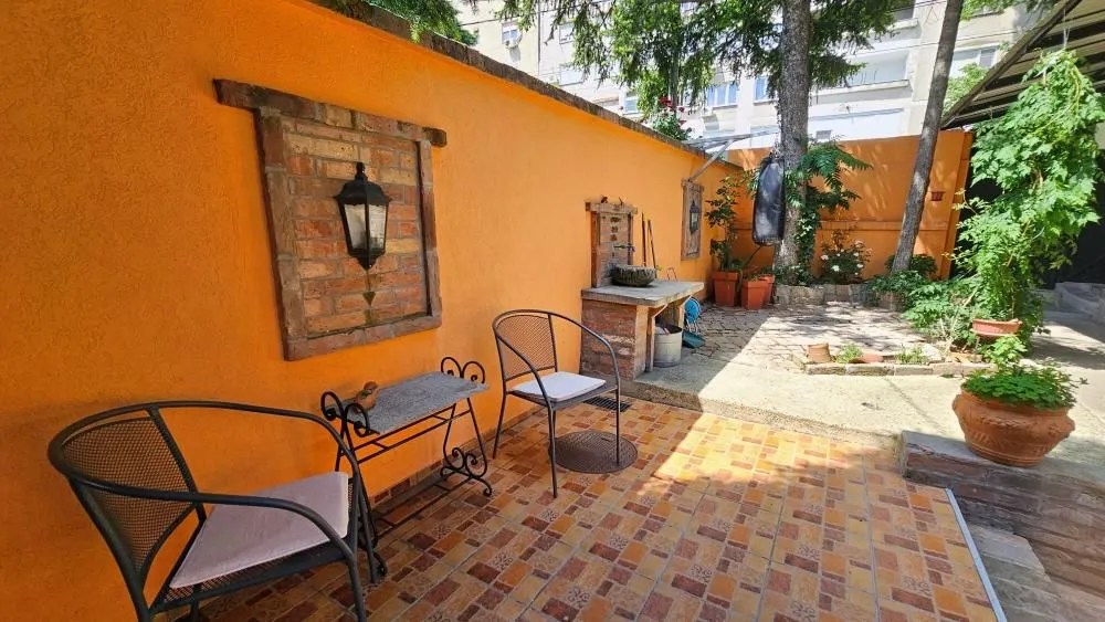 Izdavanje, kuća, 180m², Kalenić Pijaca, Vračar Sve Podlokacije