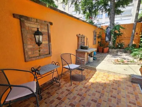 Izdavanje, kuća, 180m², Kalenić Pijaca, Vračar Sve Podlokacije - image 4