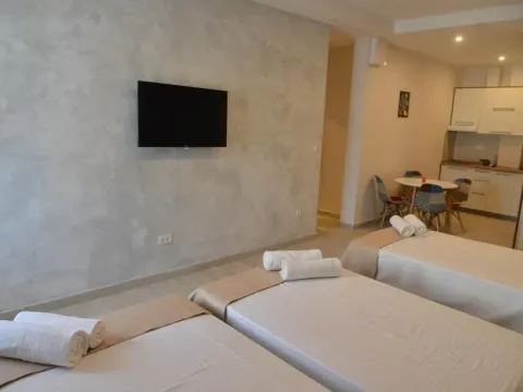 Prodaja, stan, 239m², Tivat, Crna Gora - image 4