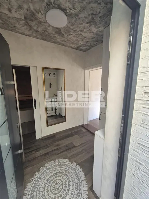 Izdavanje, četvorosoban stan, 100m², Voždovac Sve Podlokacije, Beograd