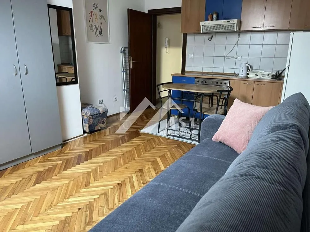 Izdavanje, stan, 22m², Sajam, Novi Sad Sve Podlokacije
