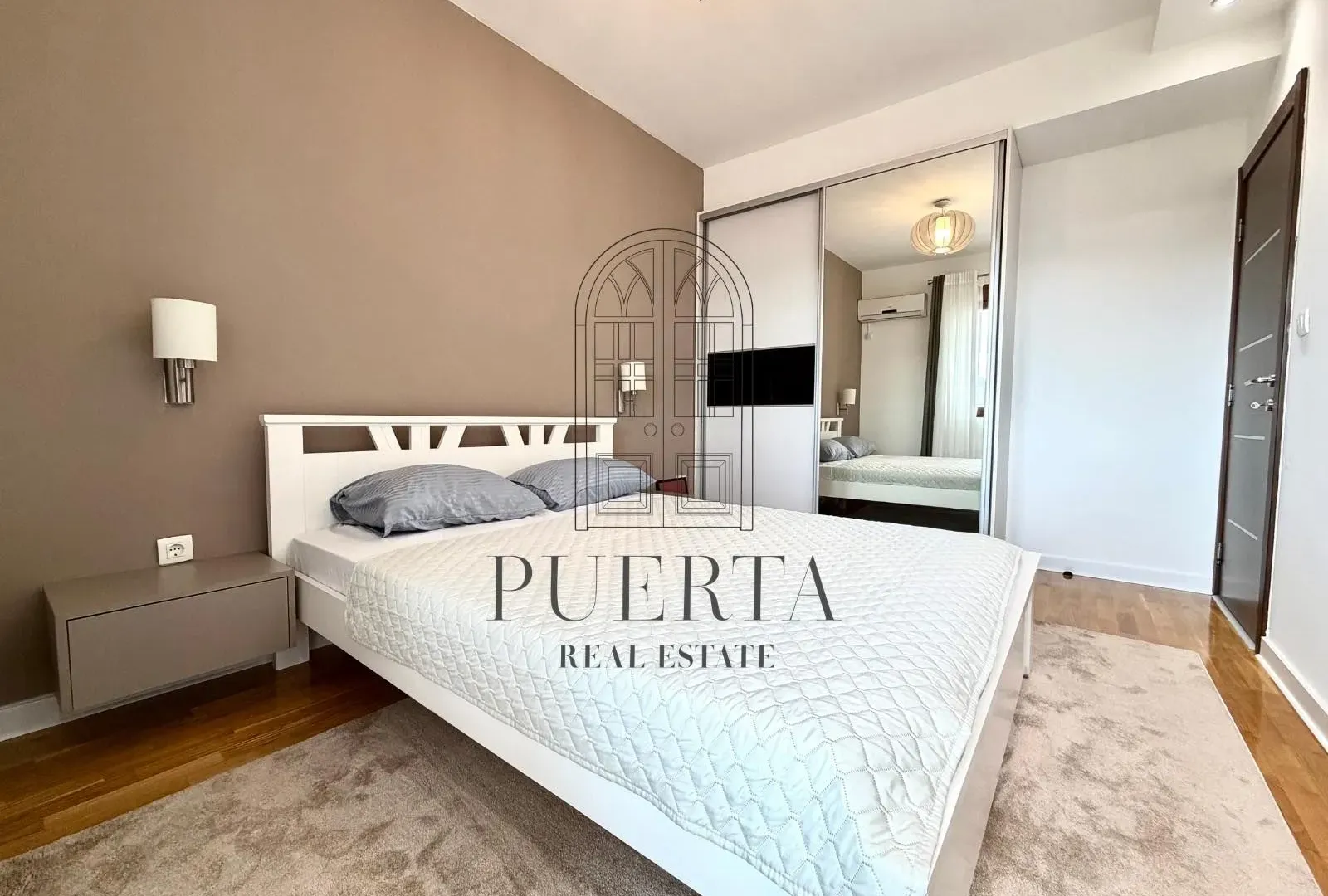 Izdavanje, dvosoban stan, 90m², Preko Morače, Podgorica