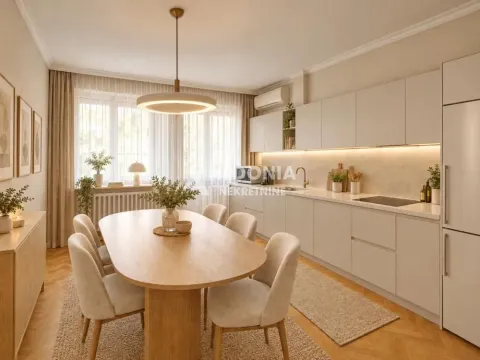 Moderno opremljena kuhinja sa trpezarijom i ugradnim elementima u bež tonovima. - image 14