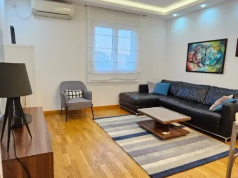 Izdavanje, jednosoban stan, 53m², City Kvart, Podgorica - image 2