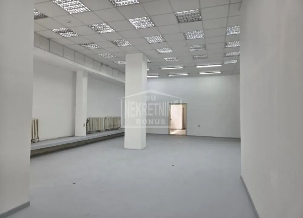 Prodaja, poslovni prostor, 270m², Centar, Subotica